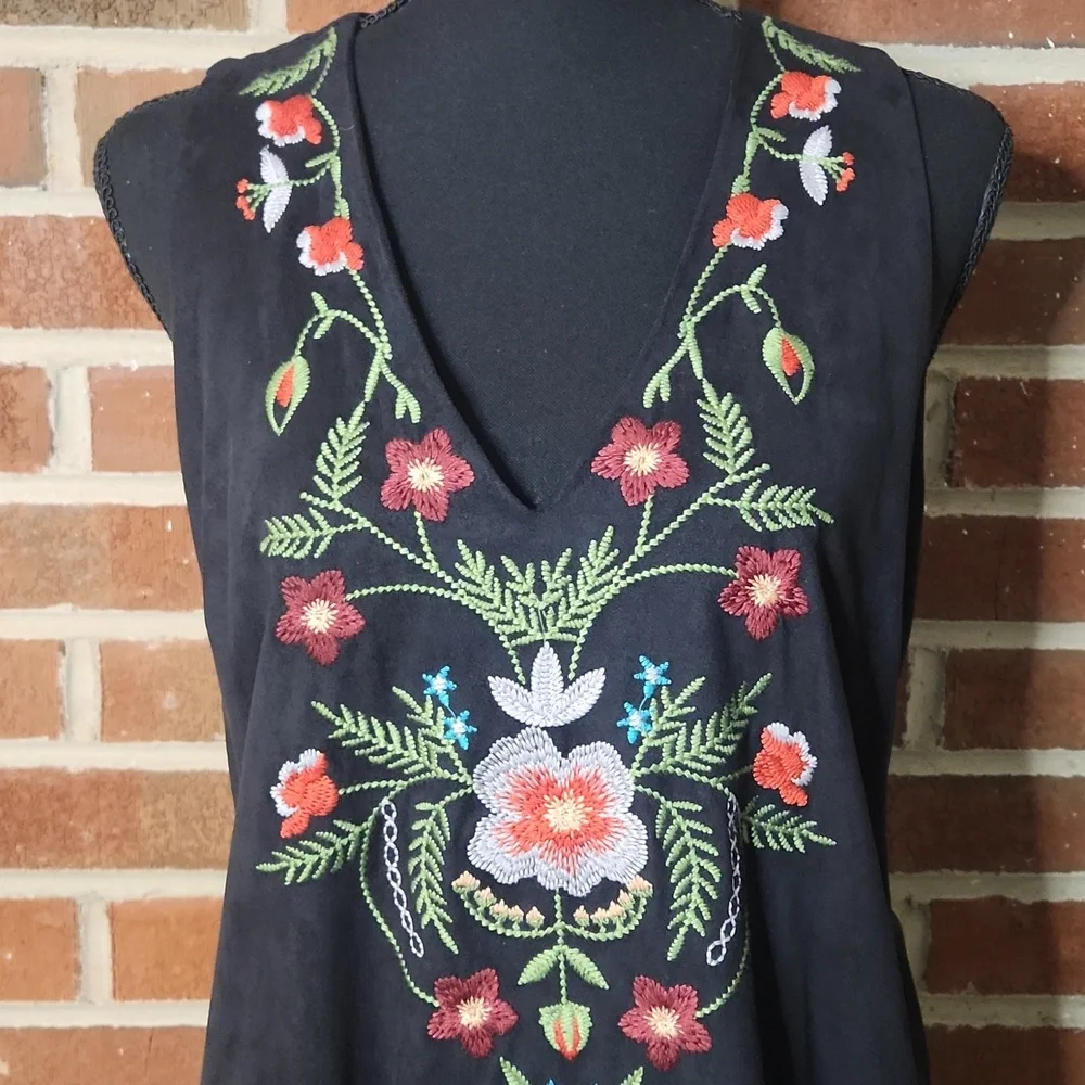 Alter'd State embroidered sheeth dress side Medium - Picture 2 of 6